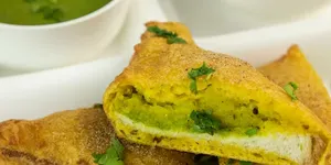 Bread Pakoda 1pc