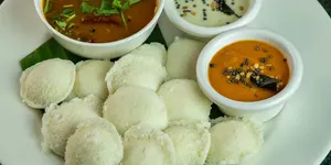 Small Mini Idlis