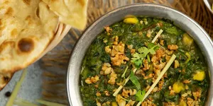Lasooni Makkai Palak