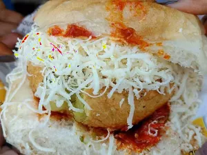 Cheesy Vada Pav