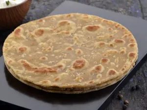 Kali Mirchi Paratha