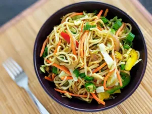 Vegetable Hakka Noodles