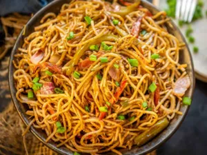 Vegetable Schezwan Hakka Noodles