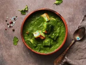 Palak Paneer with 2 Tawa Paratha