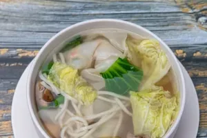 Wotons Noodles Clear Soup