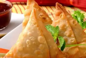 Punjabi Samosa (1 Pc)