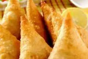 Onion Samosa (1 Pc)
