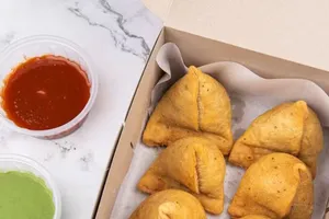 Chicken Samosa (1 Pc)
