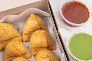 Veg Samosa Platter (6 Pcs)