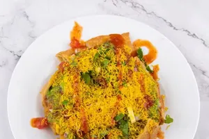Achari Aloo Ragda Samosa