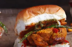 Vada Pav (1 Pc)