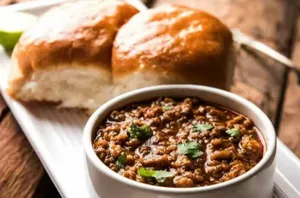 Chicken Keema Pav