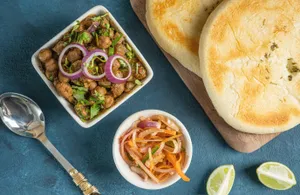 Chole Kulcha