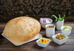 Puri Chhole (2 Puri)