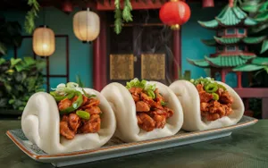 Chilli Chicken Bao (NV)