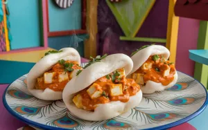 Paneer Makhani Bao (V)