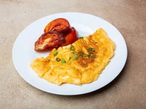 Fried Eggs Plate / صحن بيض مقلي