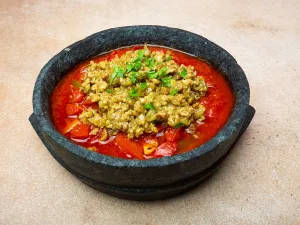 Tomato frying pan with meat Plate / صحن بندورة باللحمة