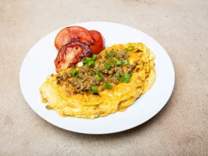 Eggs with Meat Plate / صحن بيض باللحمة
