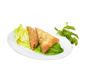 4 Pcs Cheese Samosa / 4 حبة سمبوسة جبنة